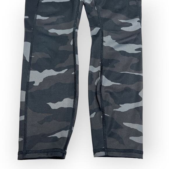 Athleta Camo Contender 7/8 Tight SIZE XSP Petite Black Gray Yoga Pants Workout - Picture 7 of 10